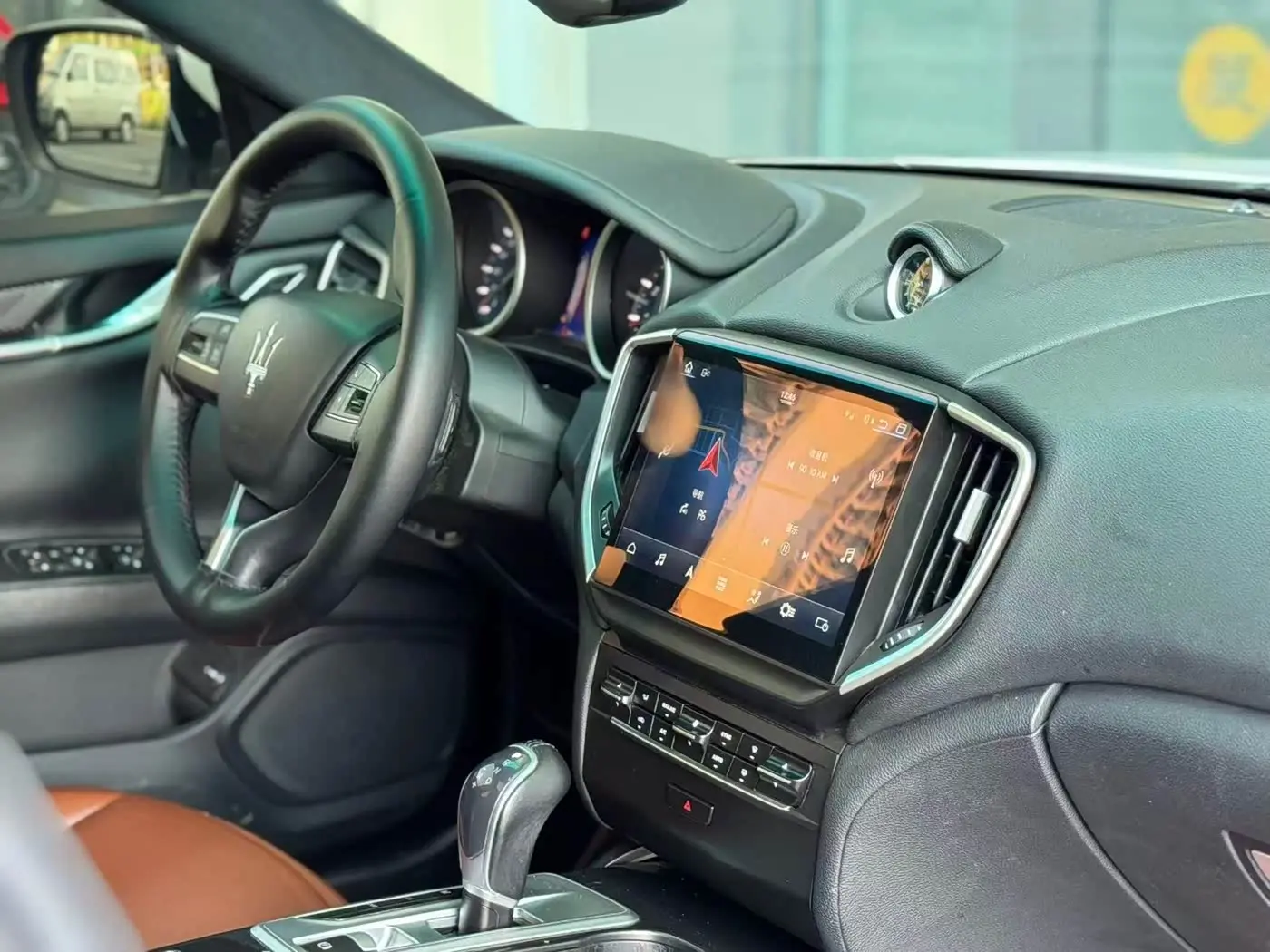 Maserati Ghibli 2016 — ფოტო 15/19