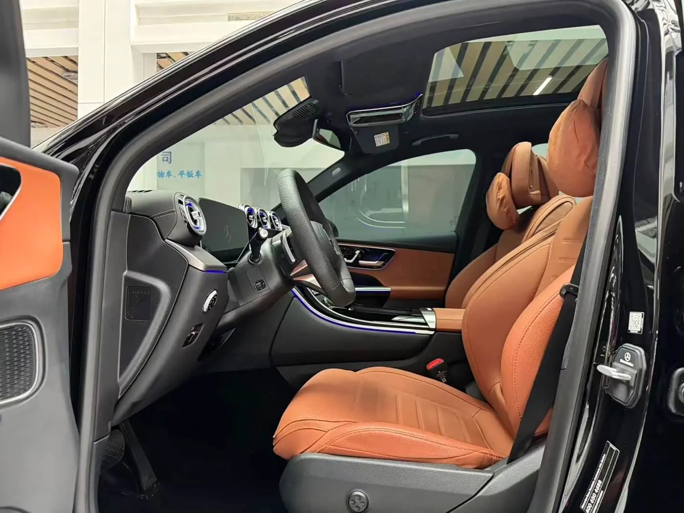 Mercedes-Benz GLC 2025 — Photo 10/20