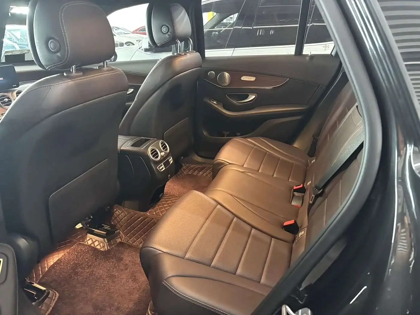 Mercedes-Benz GLC 2020 — Photo 6/9