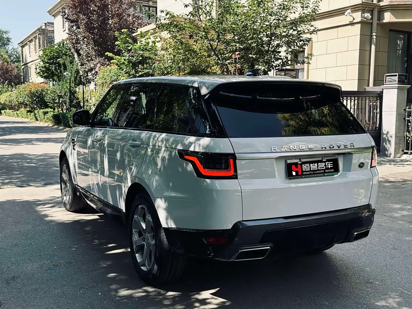 Land Rover Range Rover Sport PHEV 2018 — Photo 19/19