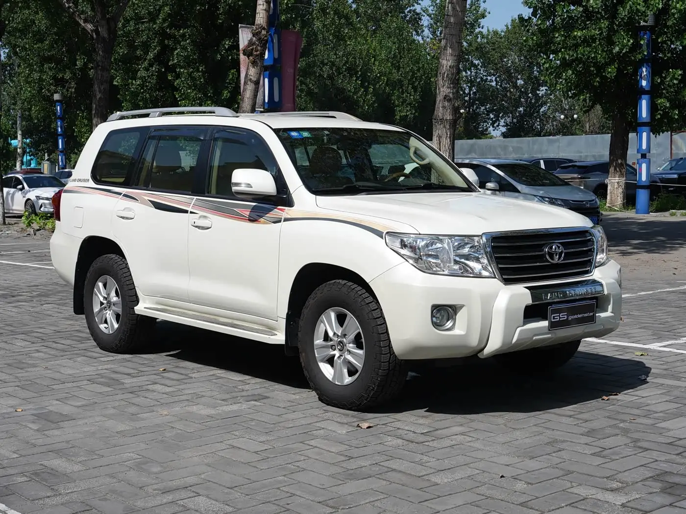 Toyota Land Cruiser 2016 — Photo 3/16