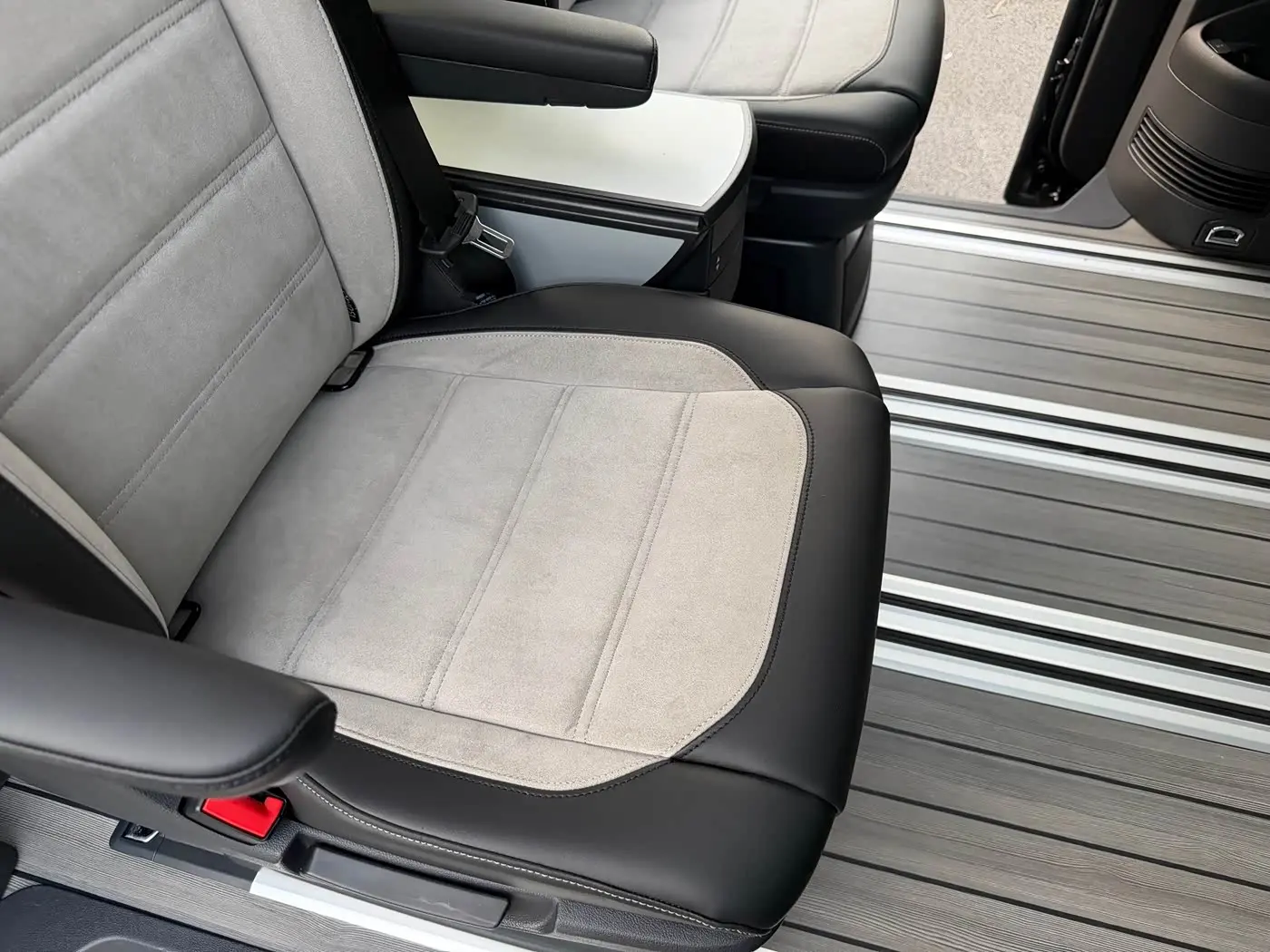 Volkswagen Multivan 2019 — Şəkil 18/20