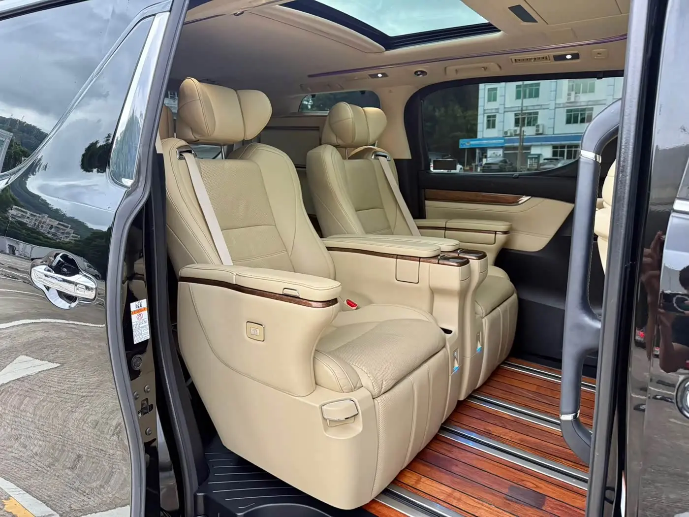 Toyota Alphard 2017 — Фото 14/16