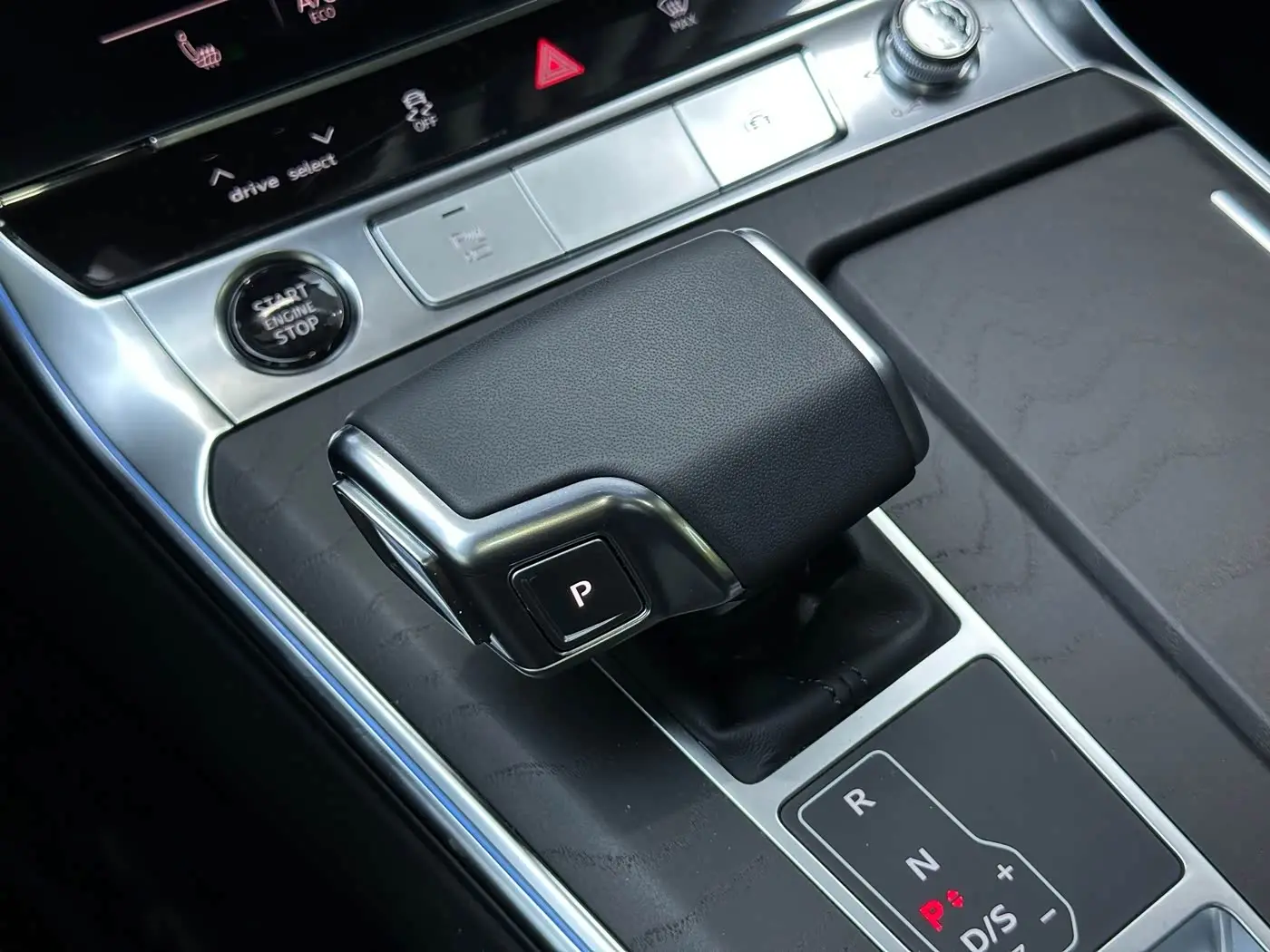 Audi A6L 2025 — Photo 16/20