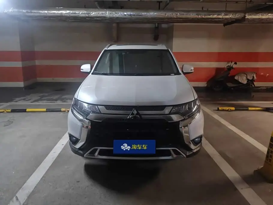 Mitsubishi Outlander 2020 — Şəkil 2/16