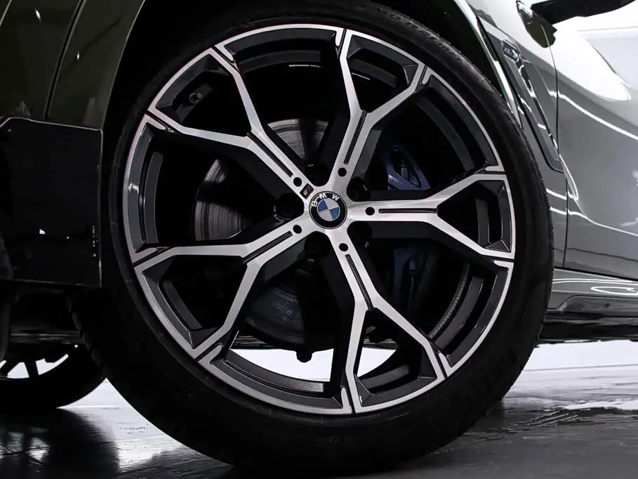 BMW X6 2025 — Фото 18/19