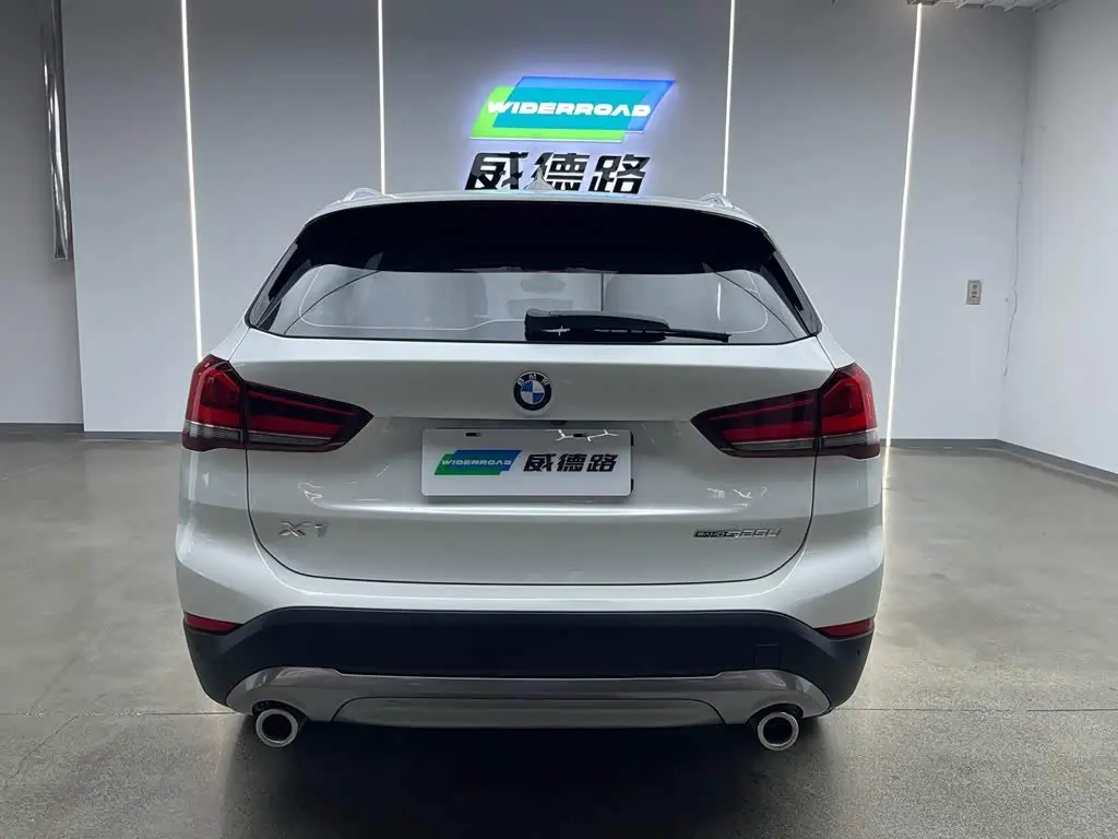 BMW X1 2022 — Фото 4/20
