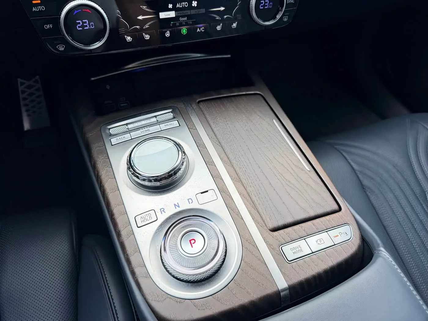Genesis G80 2023 — Şəkil 19/20