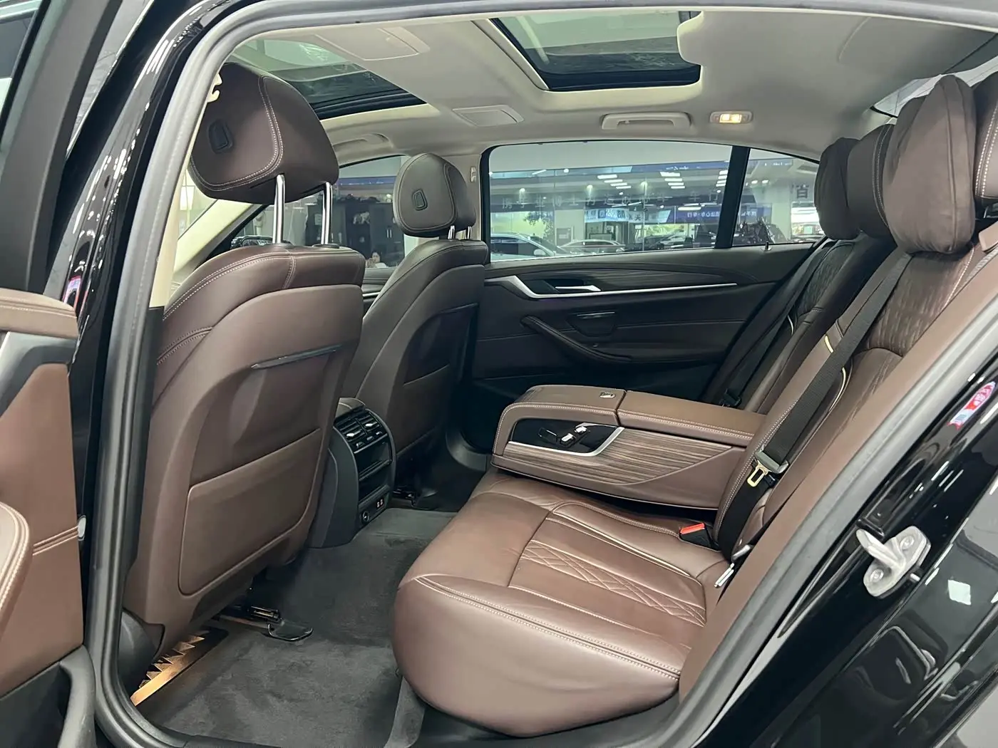 BMW 5 Series 2020 — Photo 7/9
