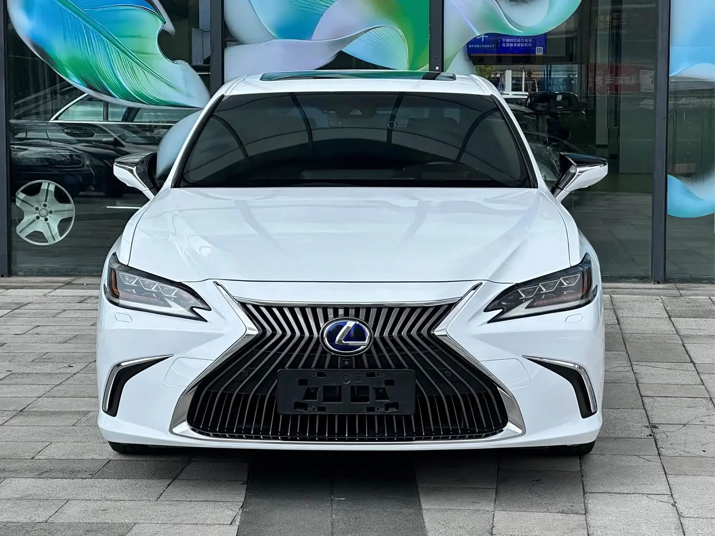 Lexus ES 2019 — Photo 3/20
