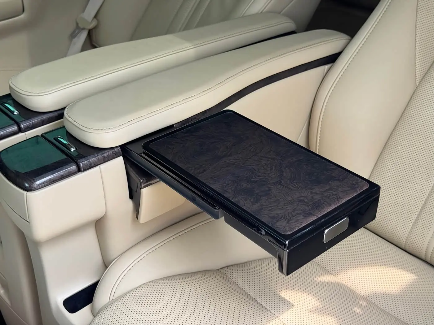 Toyota Alphard 2020 — Photo 15/18