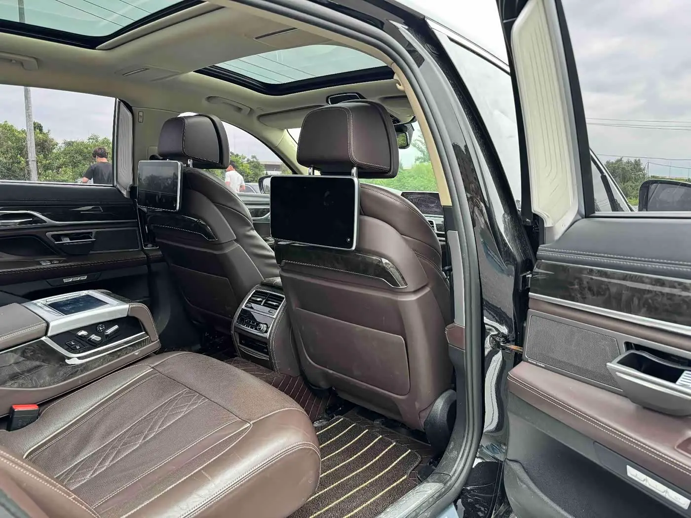 BMW 7 Series 2017 — Photo 5/9