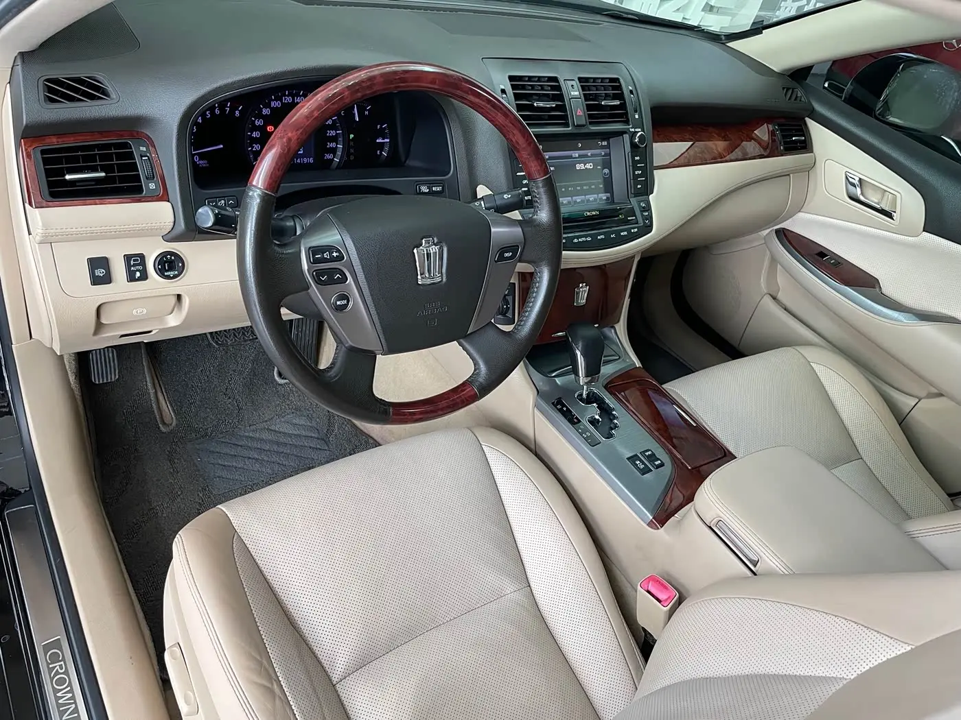 Toyota Crown 2015 — Фото 7/20