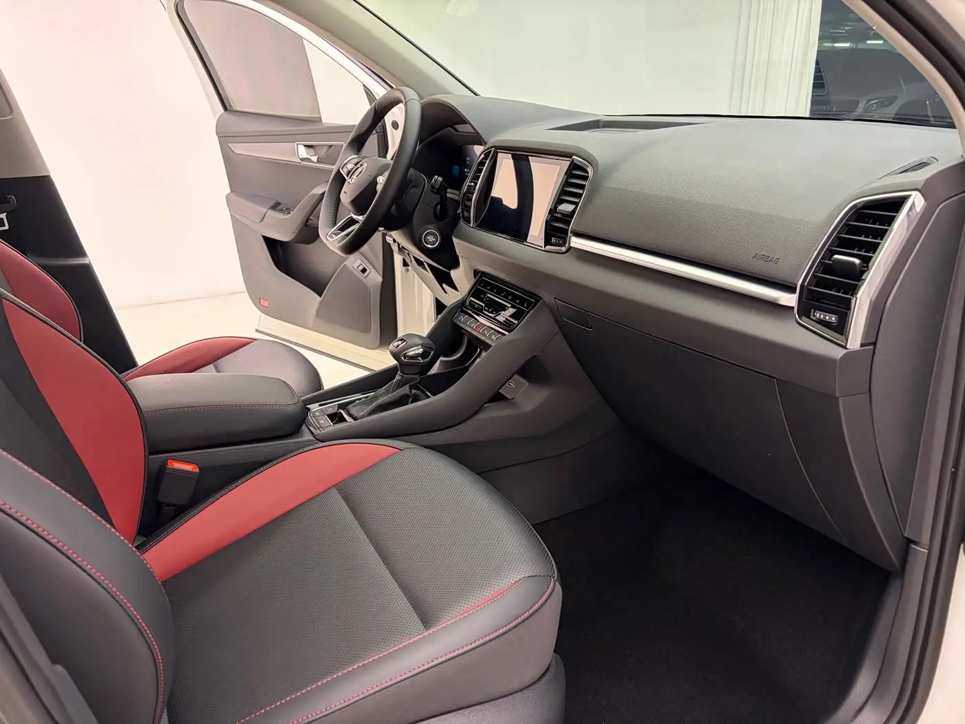 Škoda Karoq 2022 — Photo 16/20