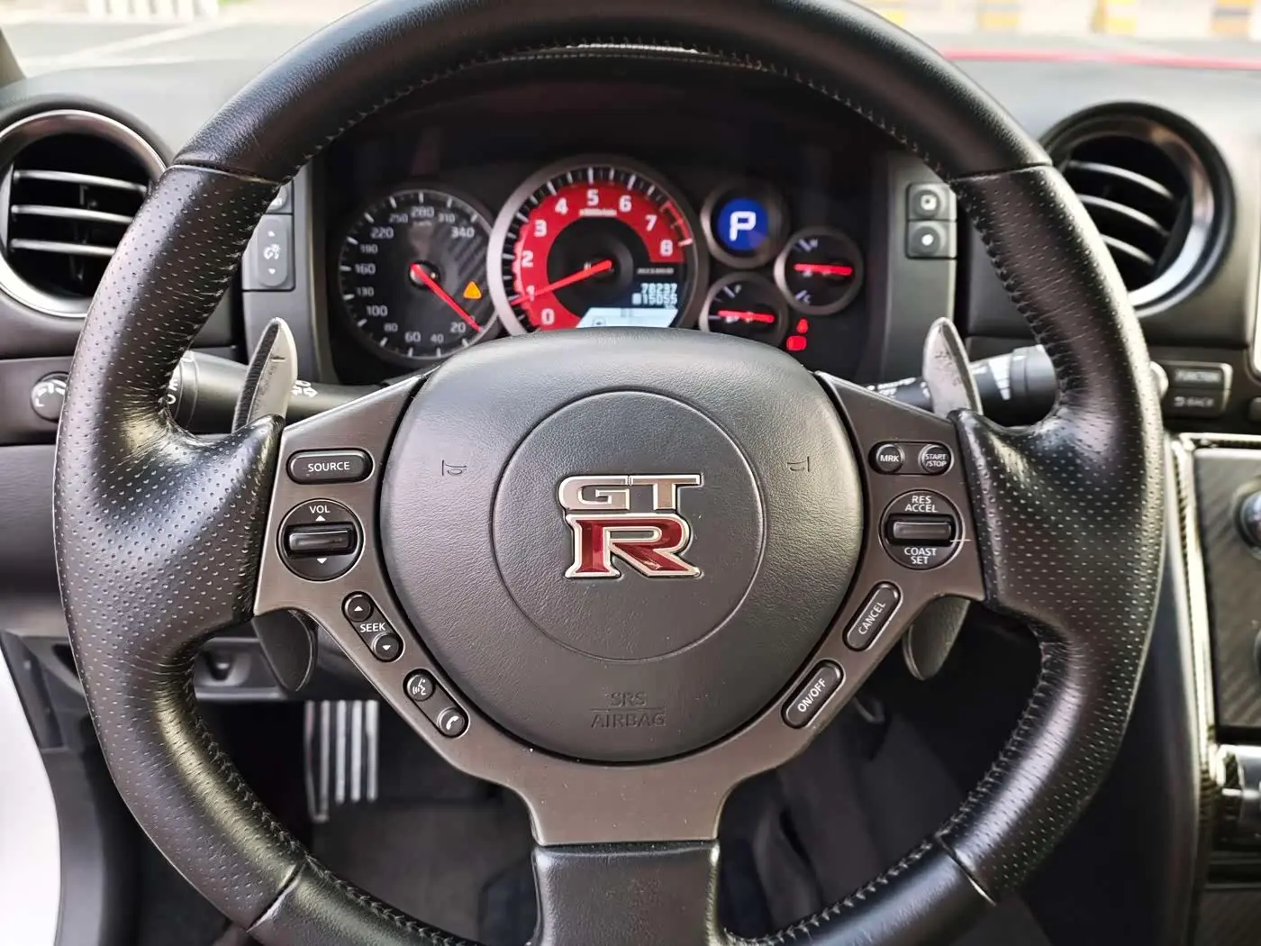 Nissan GT-R 2012 — Photo 9/18
