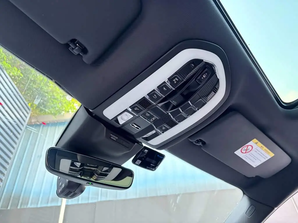 Porsche Macan 2024 — Photo 15/20