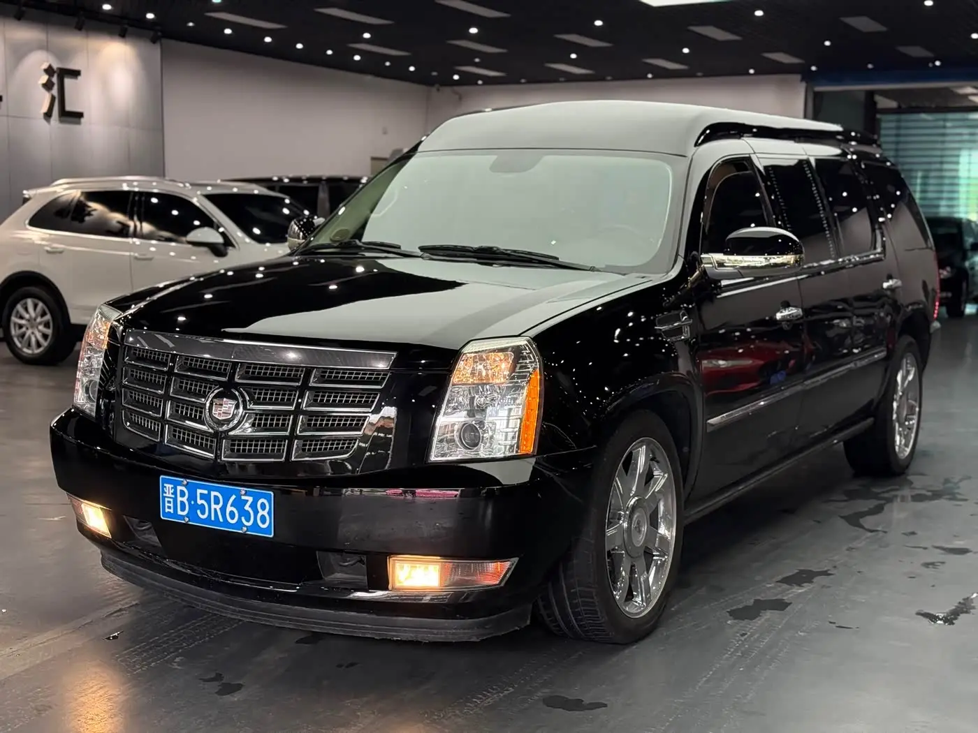 Cadillac Escalade 2010 — Photo 2/20