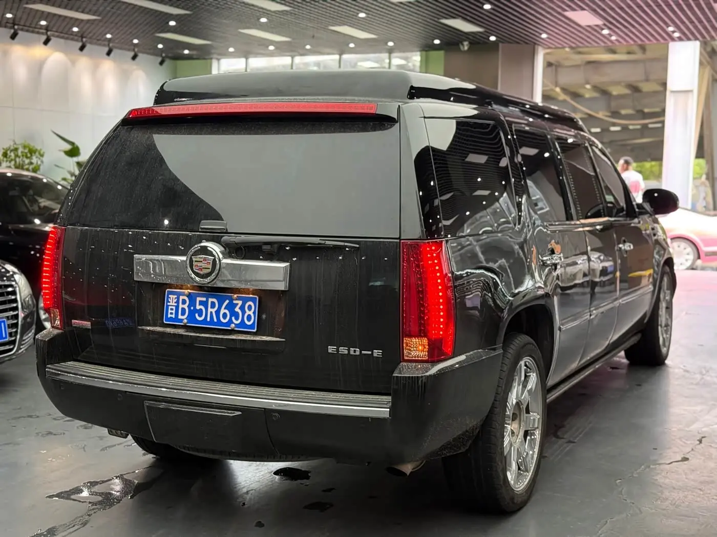 Cadillac Escalade 2010 — Photo 4/20