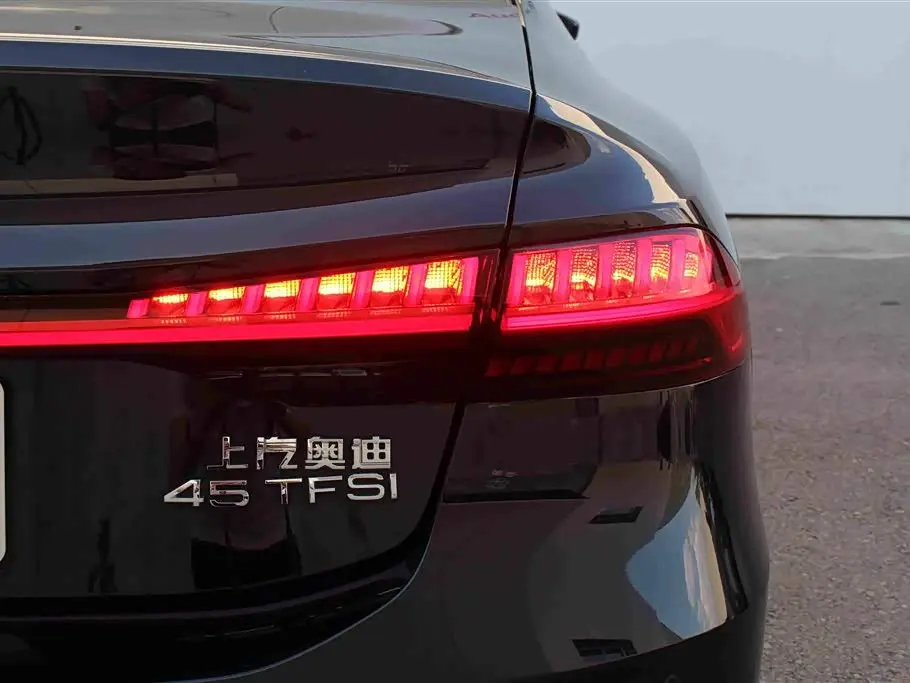 Audi A7L 2024 — Şəkil 16/18