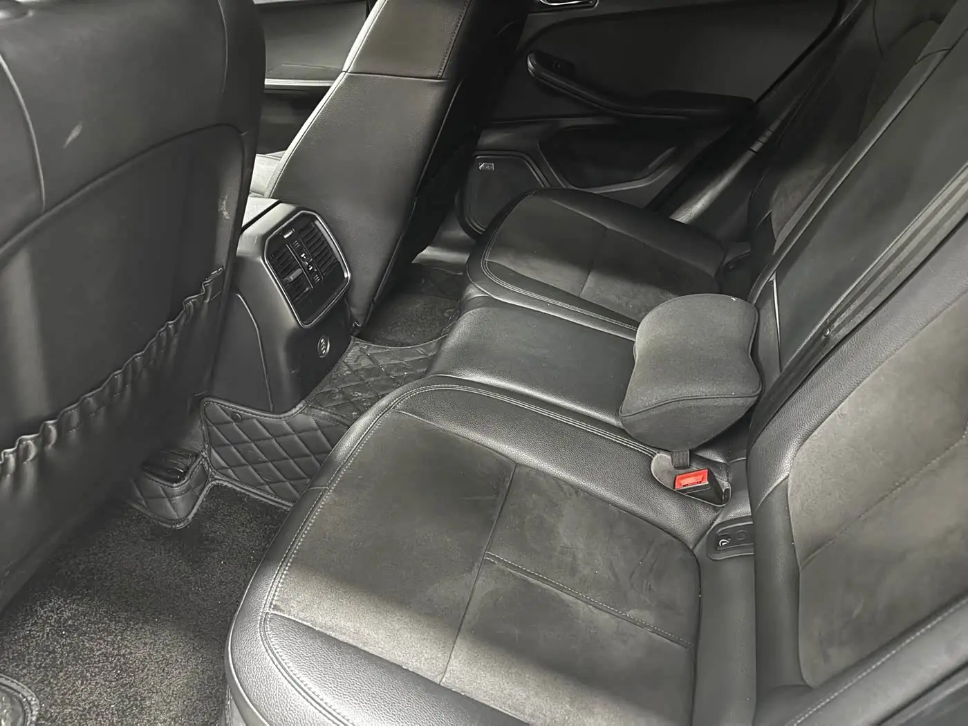 Porsche Macan 2020 — Photo 7/9