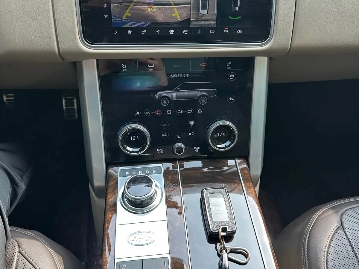 Land Rover Range Rover 2021 — Фото 14/18
