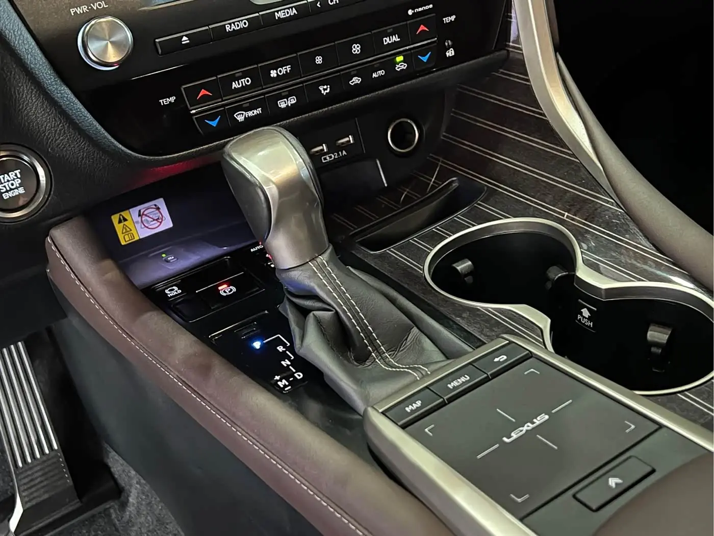 Lexus RX 2022 — Фото 13/17