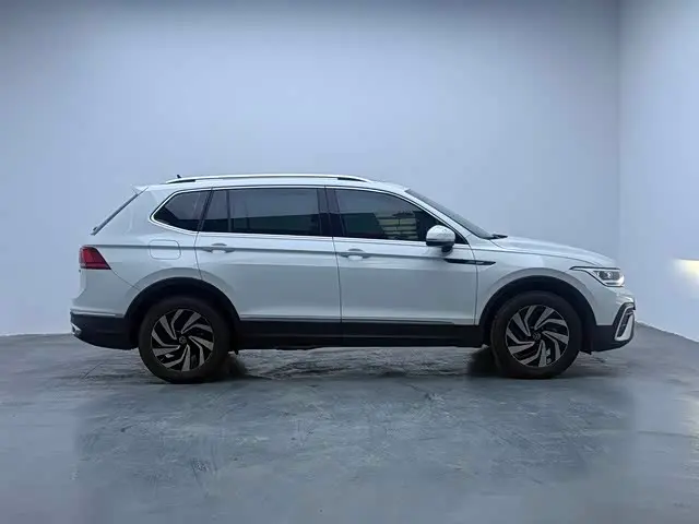 Volkswagen Tiguan L 2024 — ფოტო 2/14