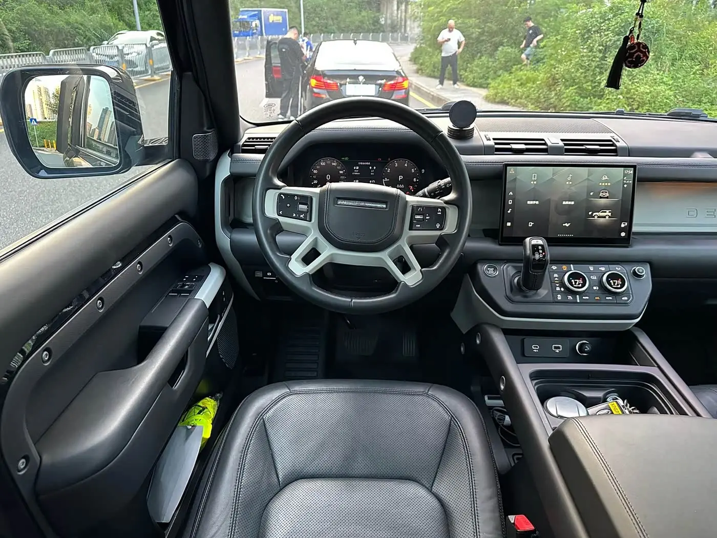 Land Rover Defender 2023 — Şəkil 7/14