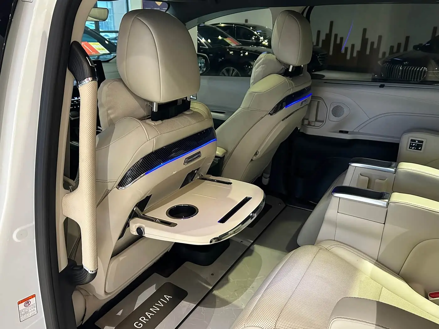 Toyota Granvia 2024 — Photo 18/20
