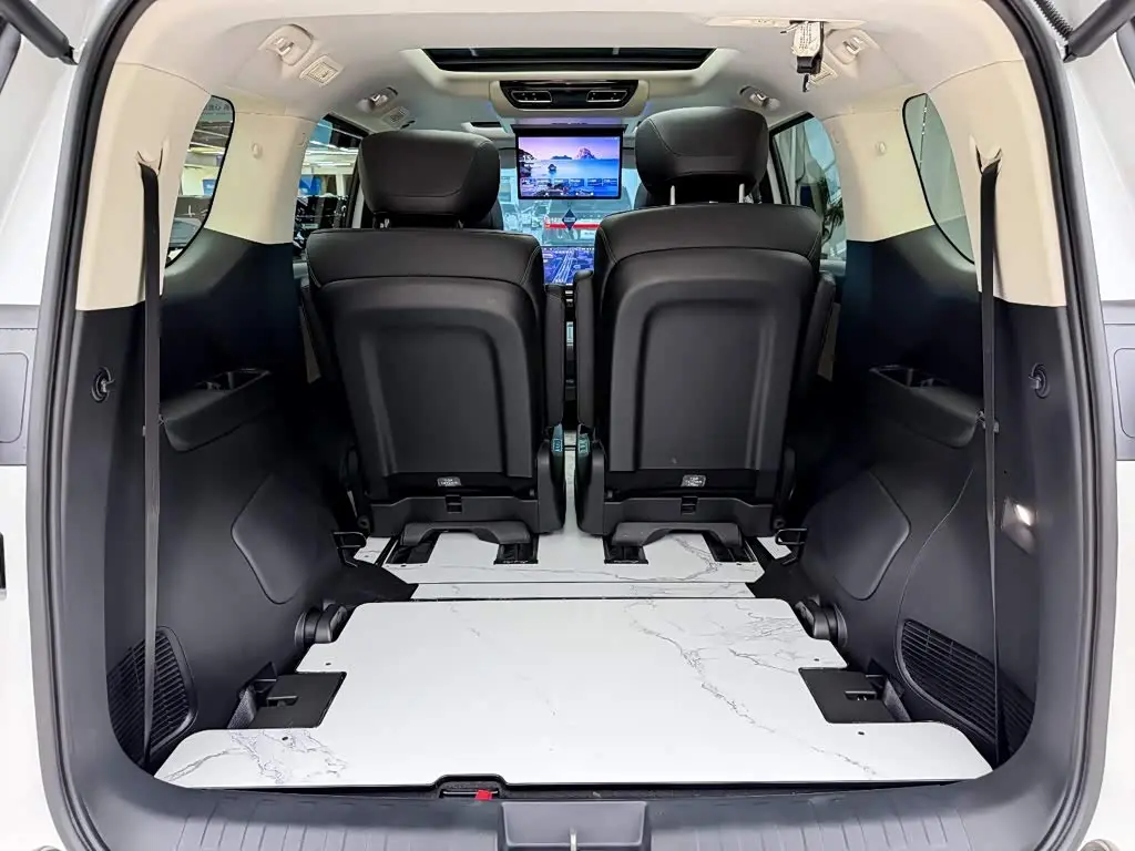 GAC Trumpchi Trumpchi E8 NEV 2024 — Фото 15/16