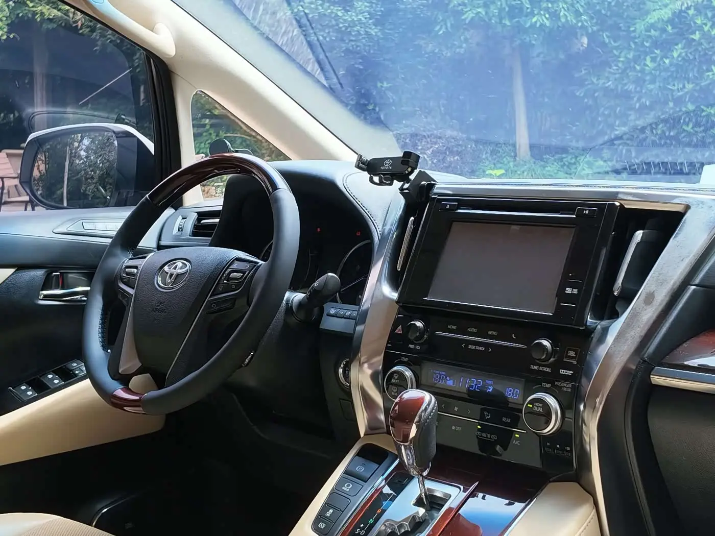 Toyota Alphard 2016 — Фото 5/11
