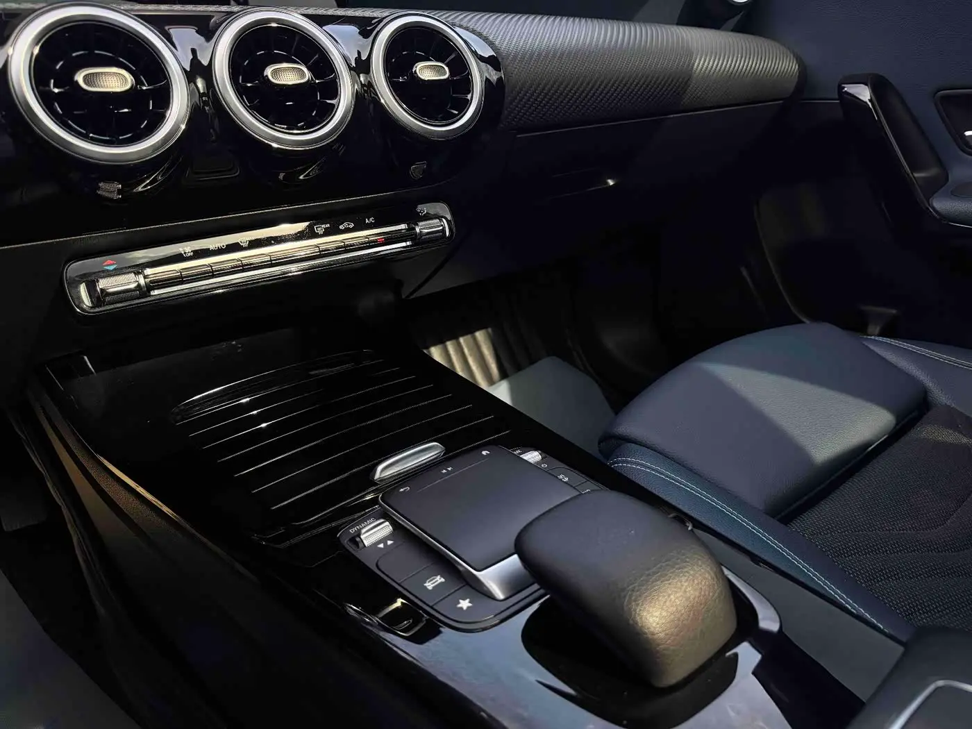 Mercedes-Benz A-Class 2022 — Фото 14/20