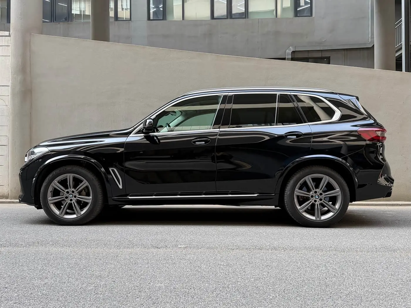 BMW X5 2022 — Фото 3/10