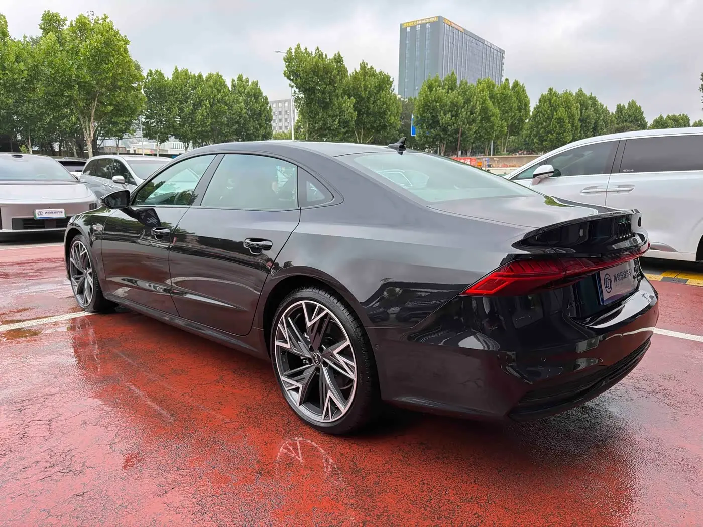 Audi A7L 2024 — Фото 4/18