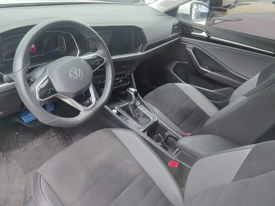 Volkswagen Sagitar 2022 — Photo 12/16