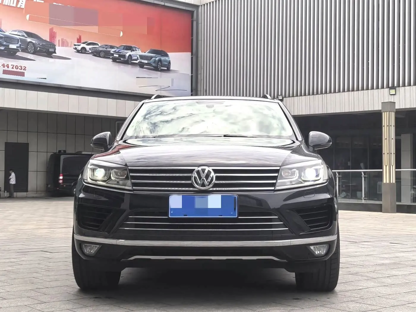 Volkswagen Touareg 2017 — Фото 2/8