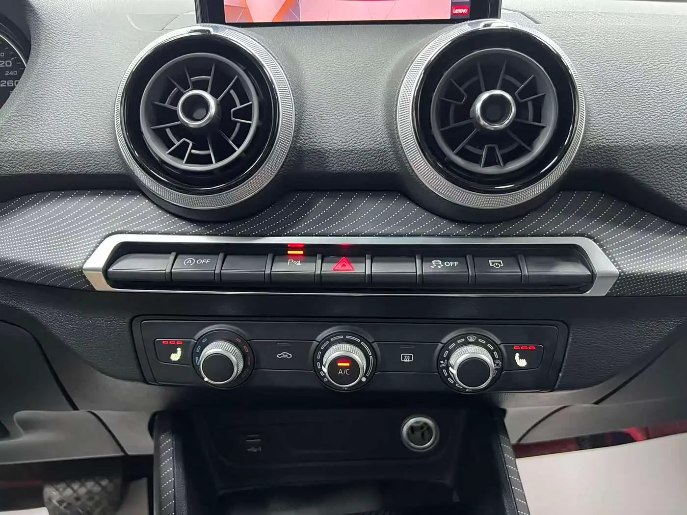 Audi Q2L 2022 — Photo 11/20