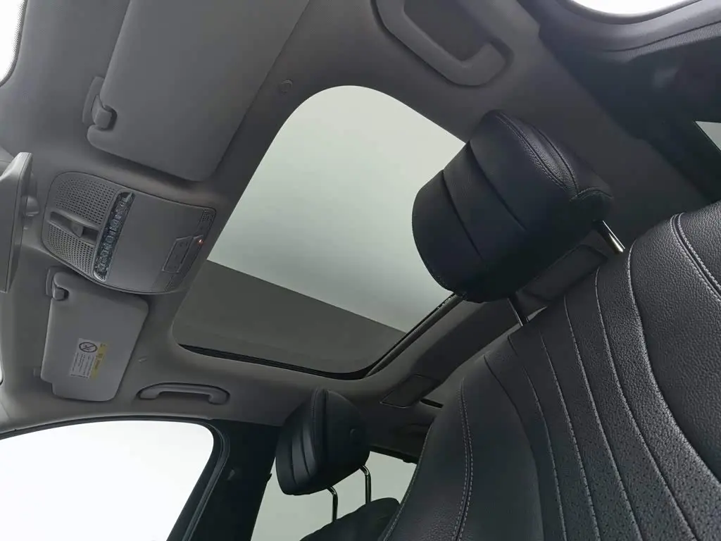 Mercedes-Benz E-Class 2018 — Photo 14/20