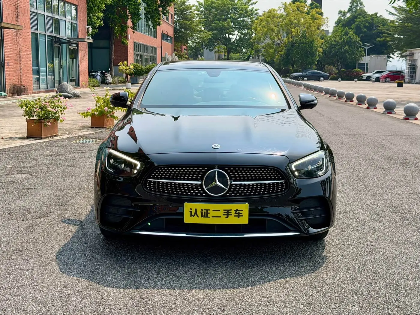 Mercedes-Benz E-Class 2021 — Photo 8/18