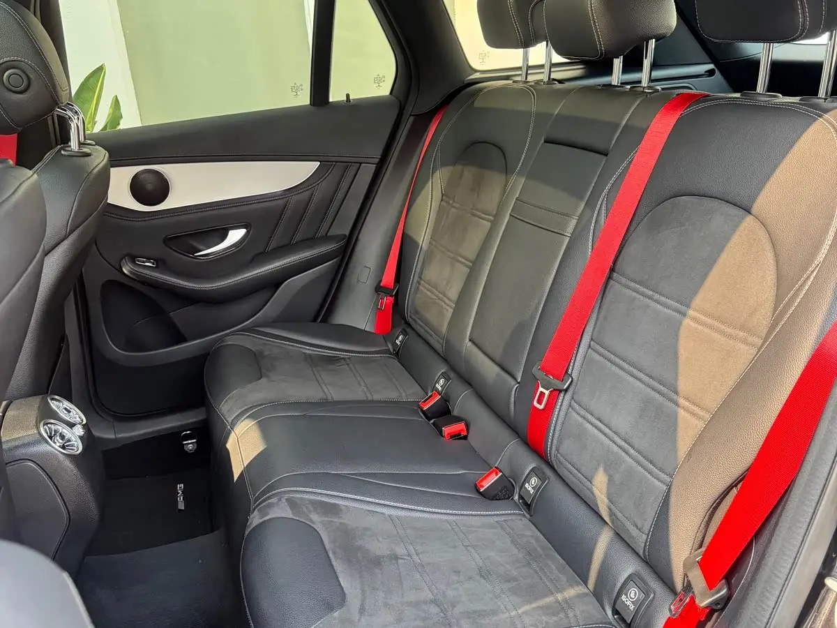 Mercedes-Benz GLC AMG 2019 — Photo 9/20