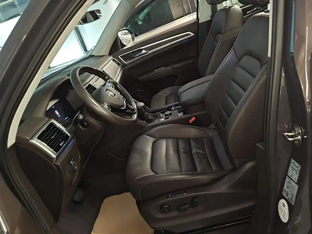 Volkswagen Teramont 2017 — ფოტო 15/20