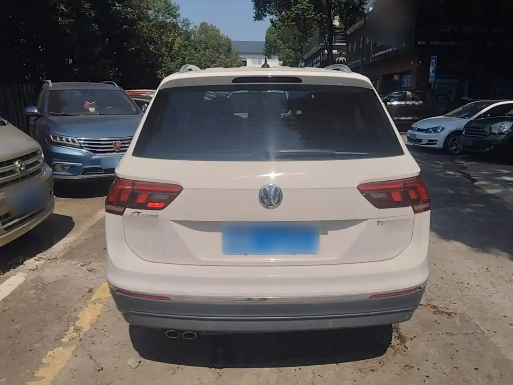 Volkswagen Tiguan L 2020 — Фото 6/20