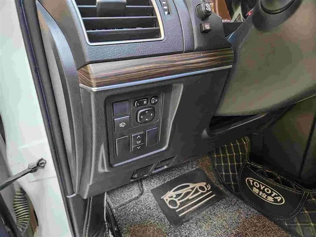 Toyota Prado 2018 — Photo 18/20