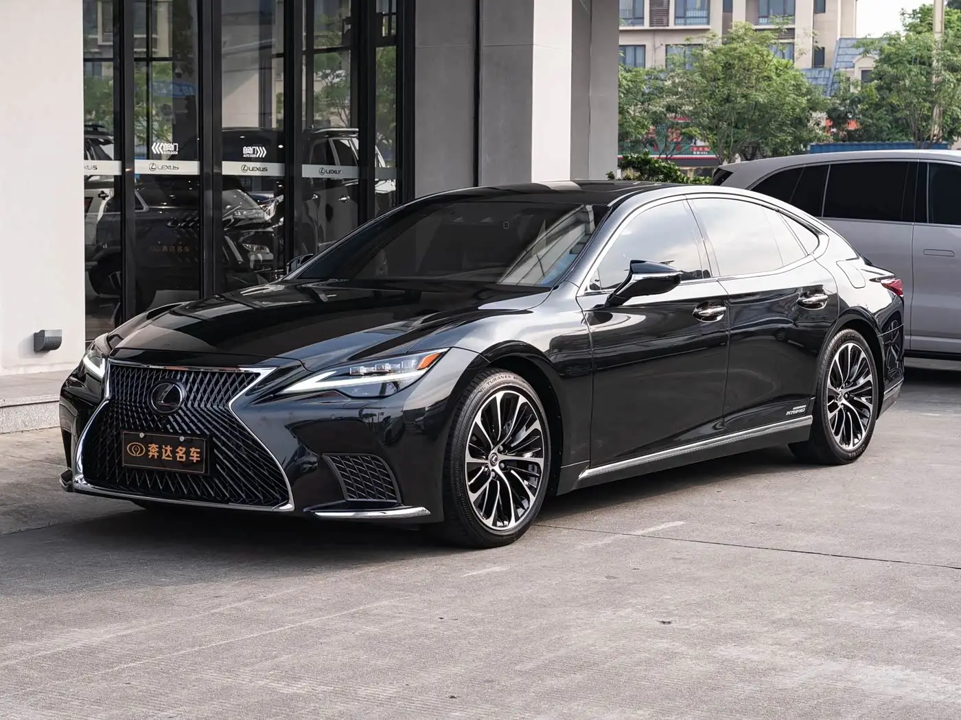 Lexus LS, 2021