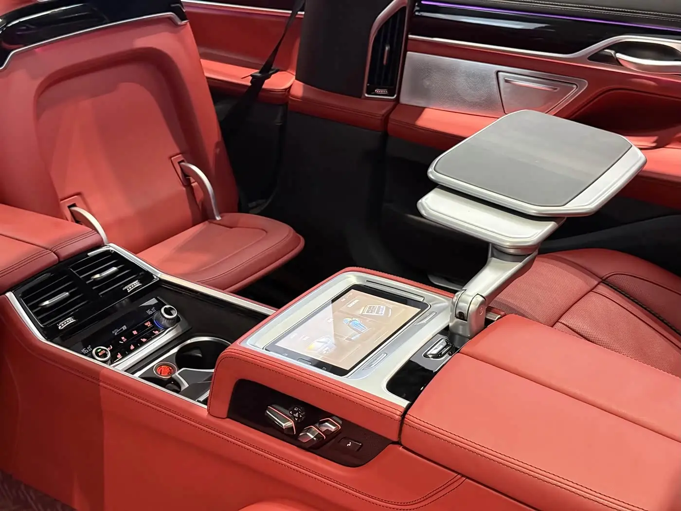 BMW 7 Series 2019 — Photo 11/19