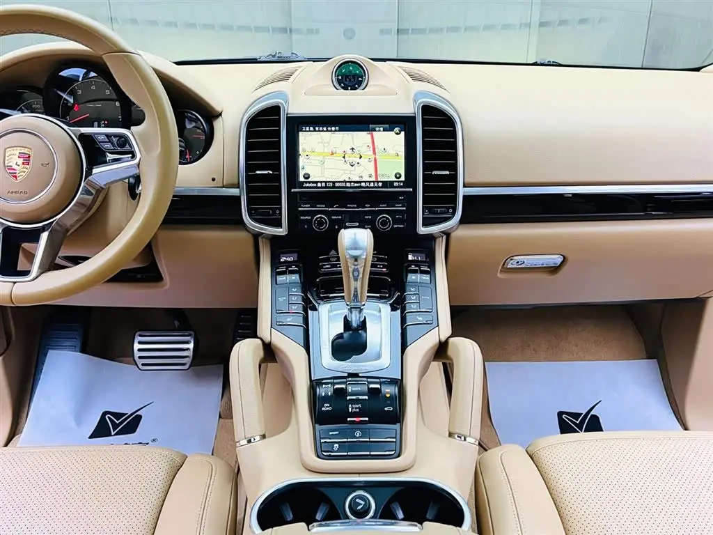 Porsche Cayenne 2015 — Фото 12/15