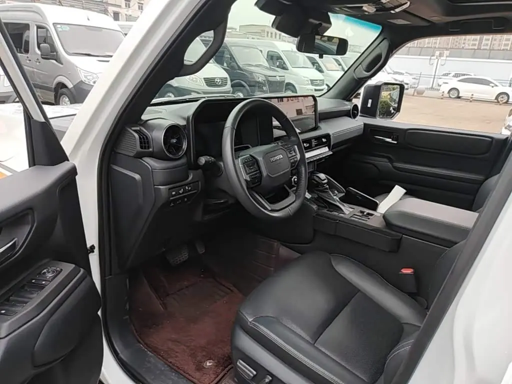 Toyota Prado 2024 — Photo 11/20