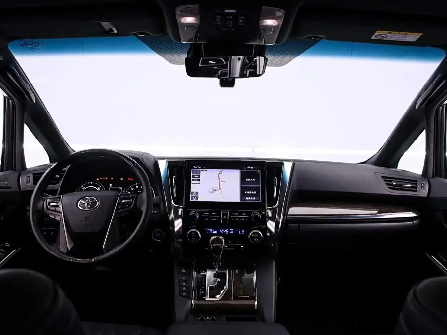 Toyota Vellfire 2020 — Photo 5/20