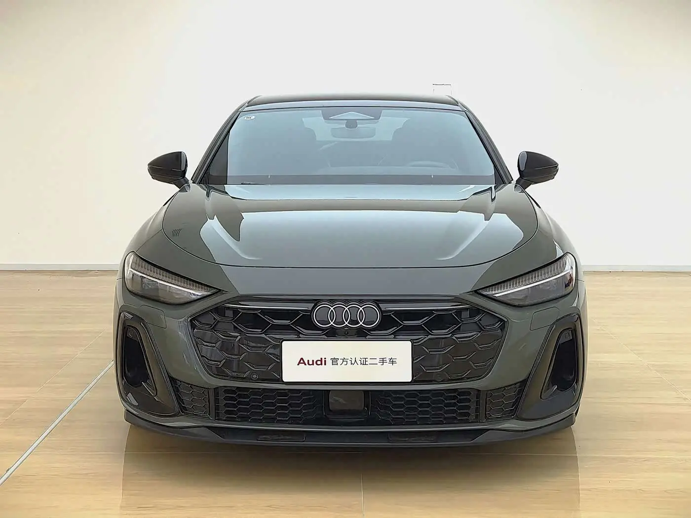 Audi A5L 2025 — Photo 2/20