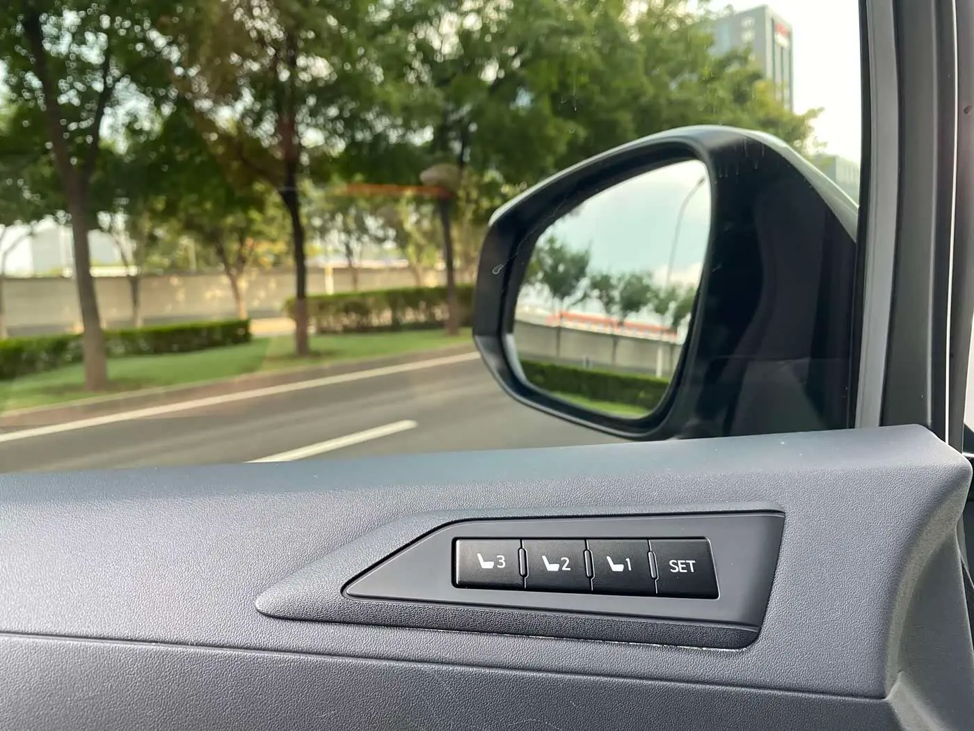 Toyota Alphard 2019 — Photo 14/20